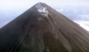 Извержение вулкана Павлова на Аляске. Фото: ruvr.ru