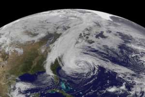 Ураган Сэнди, фото со спутника предоставлено NOAA.