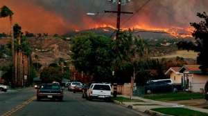 Природные пожары в США уничтожили почти 500 домов. Фото: finam.info
