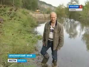 Из-за разлива Енисея дачные участки в Красноярске уходят под воду. Фото: Вести.Ru