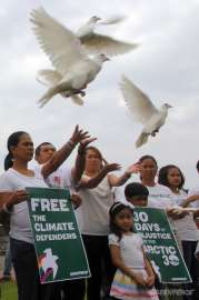 Акция солидарности с Arctic Sunrise на Филиппинах © Jimmy Domingo / Greenpeace
