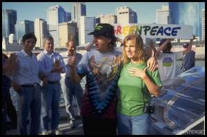 Пол и Линда Маккартни на борту судна Гринпис Rainbow Warrior, 1993 год. Фото: http://www.greenpeace.org