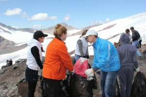 Склоны Эльбруса планируется очистить от мусора в рамках субботника