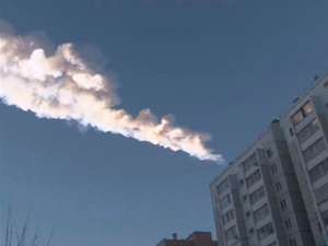 Метеорит, взорвавшийся 15 февраля 2013 года над территорией Челябинской области, ранее являлся частью более крупного небесного тела и откололся от него в результате сильного удара, считают ученые. Фото: Reuters