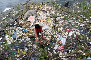  Последствия тайфуна в Маниле. Фото: Romeo Ranoco / Reuters