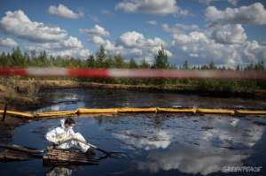 Гринпис считает, что нужно ужесточить наказание за разливы нефти. Фото: Greenpeace