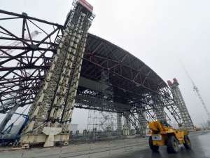 Строительство нового саркофага на Чернобыльской АЭС. Фото: AFP Photo/Sergei Supinsky AFP Photo/Sergei Supinsky