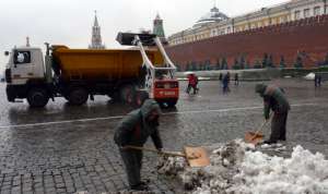 Власти Москвы привлекли к уборке снега 6 тысяч единиц спецтехники