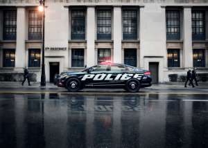 Police Responder Hybrid Sedan / Ford
