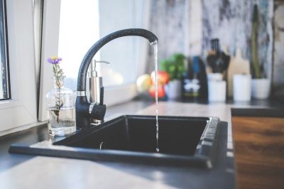 Подходить к процессу экономии воды можно начать с простого приведения в должное состояние сантехнического оборудования в доме. 