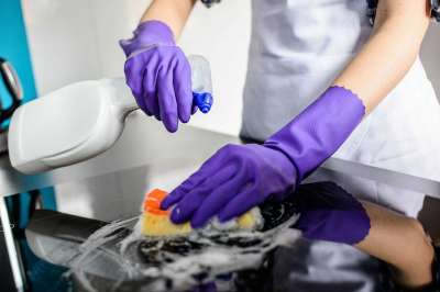 Данные опроса с участием более 6 000 человек показывают: регулярная уборка с использованием чистящих средств плохо влияет на здоровье легких у женщин.