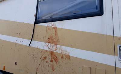 Следы крови на фургоне Виндмайсеров (фото: Namibian.com)