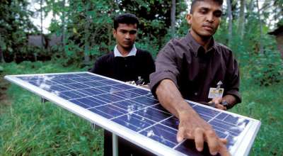 Солнечные батареи используются для освещения домов на Шри-Ланке / Всемирный банк/Д.Сансони