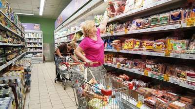 Диетологи не советуют приобритать слишком дешевые продукты. Фото: ИЗВЕСТИЯ/Павел Бедняков