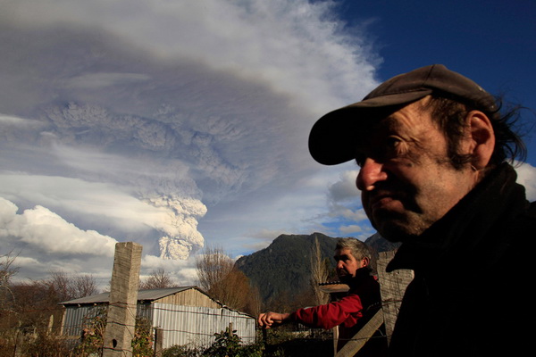 Извержение вулкана Пуйеуэ в Чили