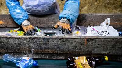 Завод по переработке вторичного пластика, Тверь. Фото: ТАСС/Сергей Бобылев