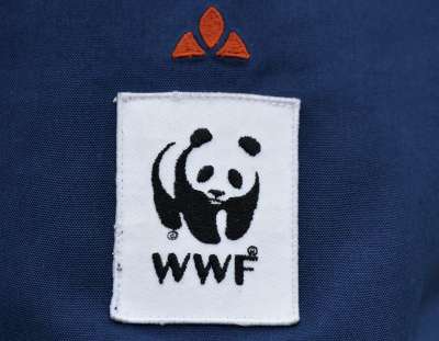 Эмблема WWF на униформе одного из сотрудников. Архивное фото РИА Новости / Виталий Аньков
