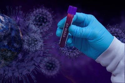 При этом ученые не выявили связи между количеством частиц вируса в организме человека и тяжестью вызываемого им заболевания. Иллюстрация: pixabay.com