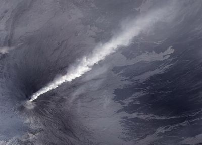 Вулкан Ключевская сопка. Вулканическая деятельность ― это один из элементов геохимического цикла углерода. Фото: Wikimedia Commons
