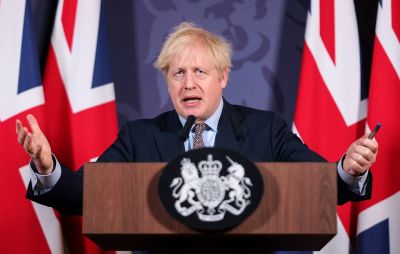 Премьер-министр Великобритании подчеркнул, что ближайшее десятилетие покажет, сможет ли человечество сообща остановить глобальное потепление. Фото: EPA-EFE/Pippa Fowles/No10 Downing Street