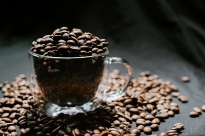 Не можете обойтись без кофе? Лучше ограничьтесь парой чашек в день! Фото: Unsplash