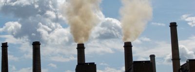 Загрязнение воздуха предприятиями угрожает здоровью людей и экологии. Фото Всемирного банка