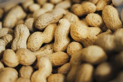 Добавление даже небольшого количества арахиса в свой рацион может быть простым, но эффективным средством профилактики сердечно-сосудистых заболеваний.