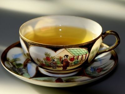 Ученые отмечают, что чай состоит не только из чайного листа, но и из воды.