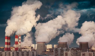 Ученые оценили возможности сокращения выбросов парниковых газов в России. Фото: Getty images