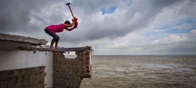 Дом был разрушен в результате эрозии в Бангладеш. Фото: Climate Visuals Countdown/М.Сазал.