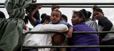 Семья из Никарагуа прибыла в Бильви после эвакуации из-за урагана Йота. Фото: ЮНИСЕФ/Инти Окон/АФП-Сервис.