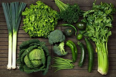 Листовые овощи — самый простой способ заполнить желудок с минимальным количеством калорий.