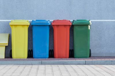Сортируют мусор 46% москвичей.