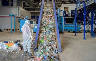 Только 34% отходов полностью разложились за несколько месяцев эксперимента. Фото: Эрик Романенко/ТАСС.
