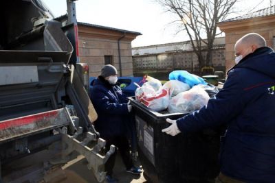 В некоторых регионах бизнес может переплачивать за вывоз мусора 20%. Фото: Константин Завражин / РГ.