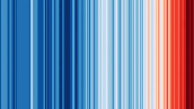 «Климатические полосы» — один из вариантов визуальной демонстрации процессов роста температуры на планете. Иллюстрация: showyourstripes.info.