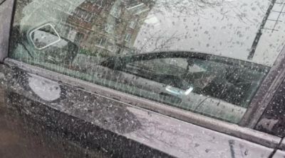 Белый налет на автомобиле после дождя в Белгородской области. Фото : Белгород №1. Люди/Telegram.