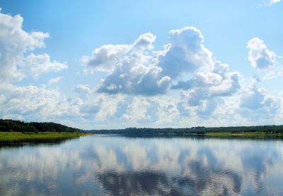 Акция "Вода России" проходит ежегодно в рамках федерального проекта "Сохранение уникальных водных объектов" национального проекта "Экология".