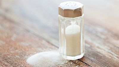 Ежедневно мы потребляем дополнительную соль и часто даже не подозреваем об этом.
