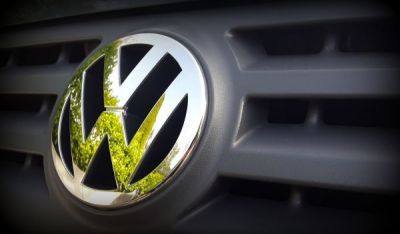Конкурировать с американцами и китайцами в цене Volkswagen едва ли способен.