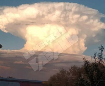 Облако в виде ядерного гриба над Казанью. Фото: Вечерняя Казань.