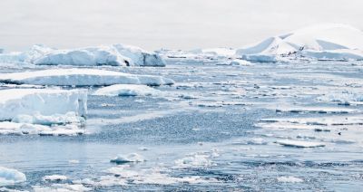 В истории были эпохи, когда не было ледников в Гренландии и в Антарктиде.