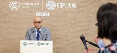 Исполнительный секретарь РКИК Саймон Стилл на пресс-конференции в Дубае. Фото: COP28/К.Визо.
