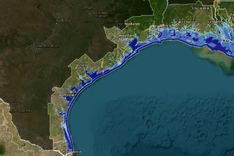 Моделирование того, как будет выглядеть береговая линия Техаса, если уровень моря поднимется на 3 фута, при этом области нового океана обозначены голубым цветом, а низменные районы, подверженные наводнениям, выделены. Иллюстрация: NOAA.