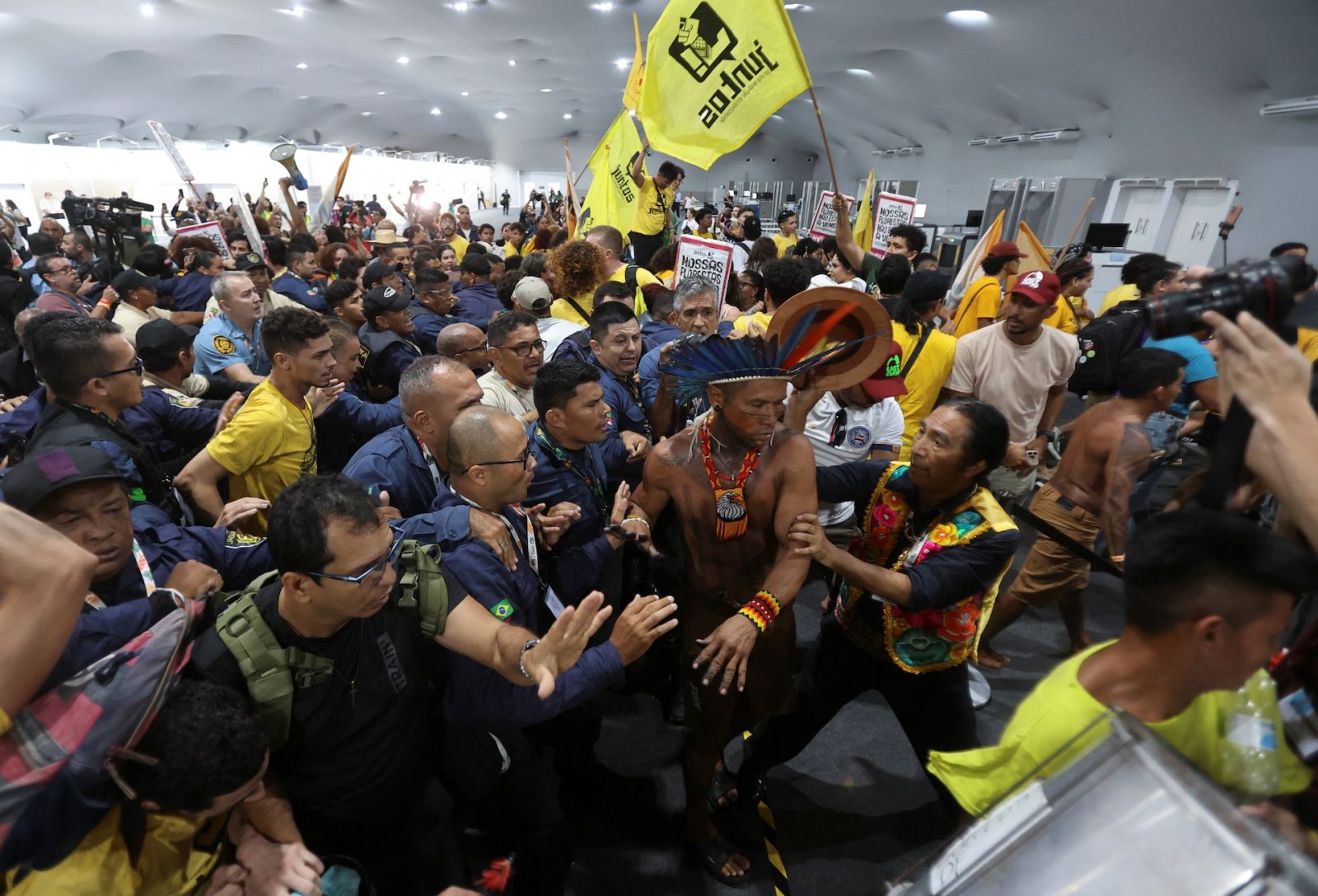 Фото: REUTERS/Anderson Coelho