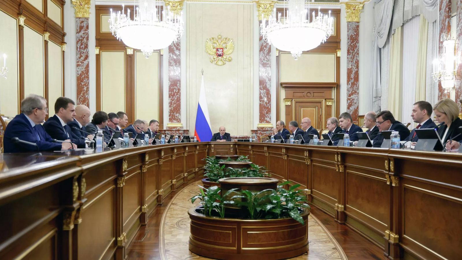 Председатель правительства РФ Михаил Мишустин проводит заседание кабинета министров РФ. Фото: РИА Новости / Дмитрий Астахов