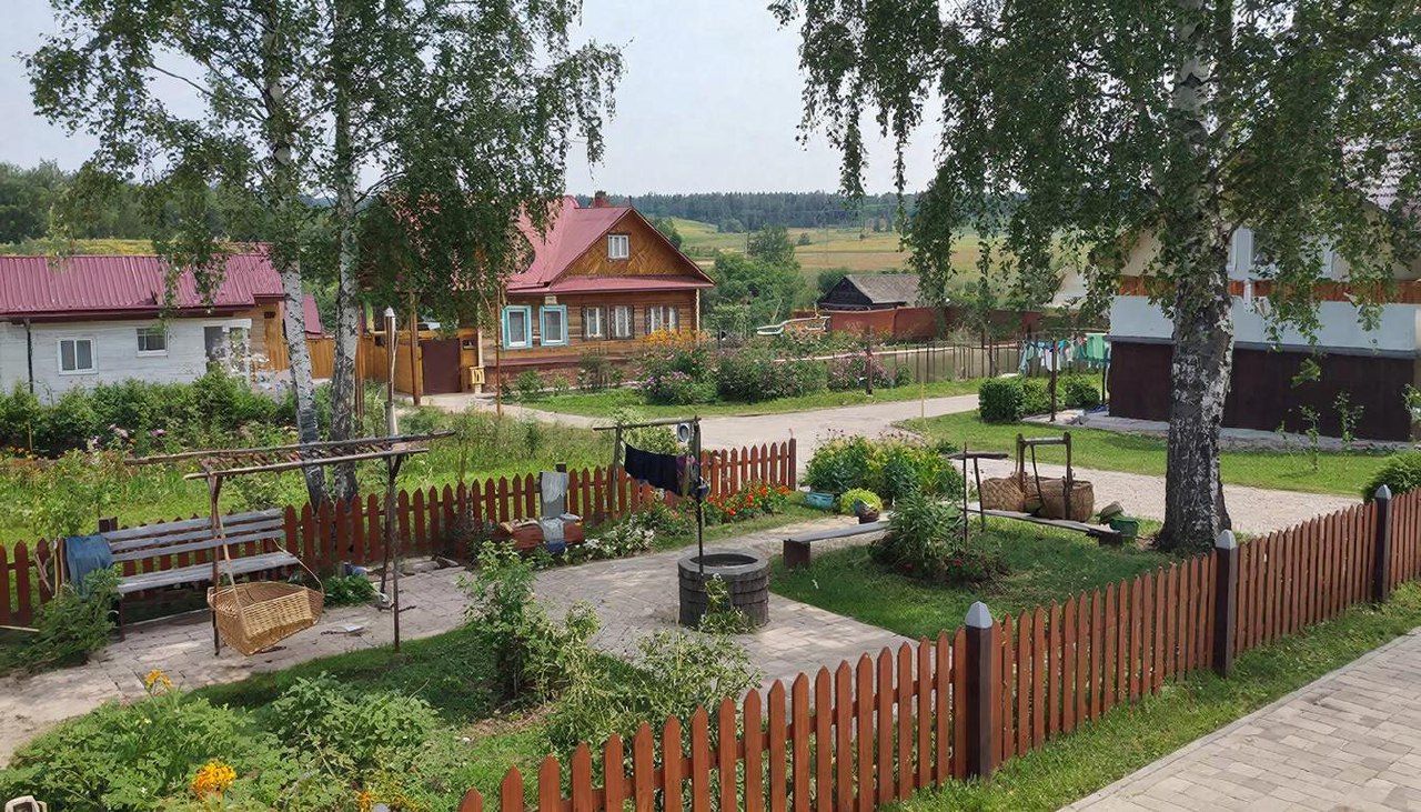 Люди ценят природу и простор выше столичной прописки. Иллюстрация: ECOportal.su / ИИ