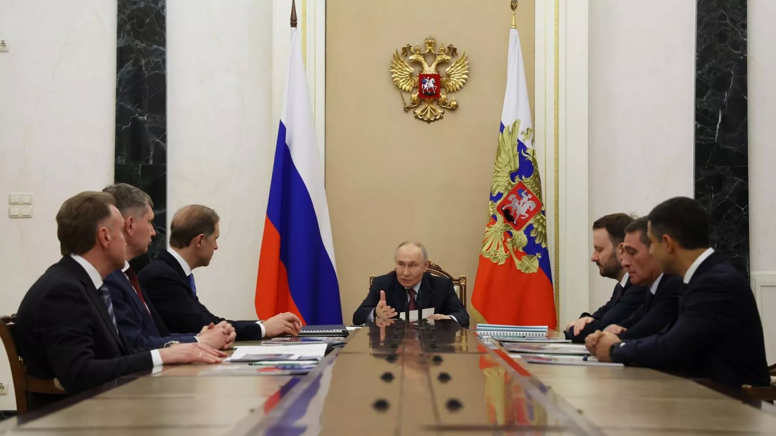 Владимир Путин проводит совещание по развитию химической промышленности. Фото: Пресс-служба президента России