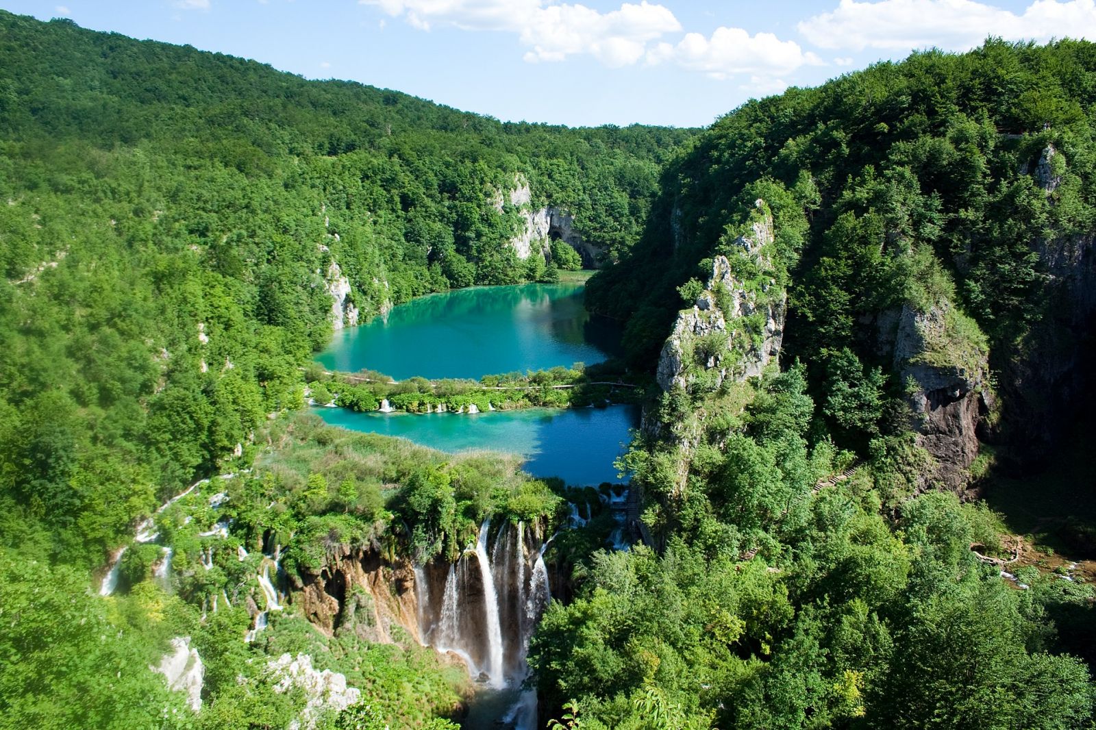 Фото: Pablo BM from London, England. Plitvice Lakes National Park, CC BY 2.0 / wikimedia.org