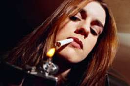 Курильщицы чаще страдают угревой сыпью